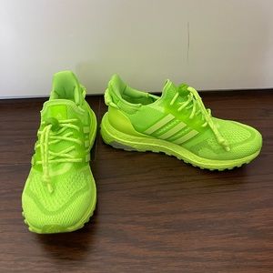 Ivy park Adidas green ultra boost tennis shoes size 6 women’s